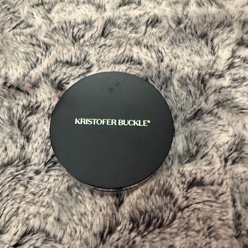 Kristofer buckle setting powder.